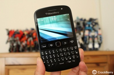 blackberry-9720-hero